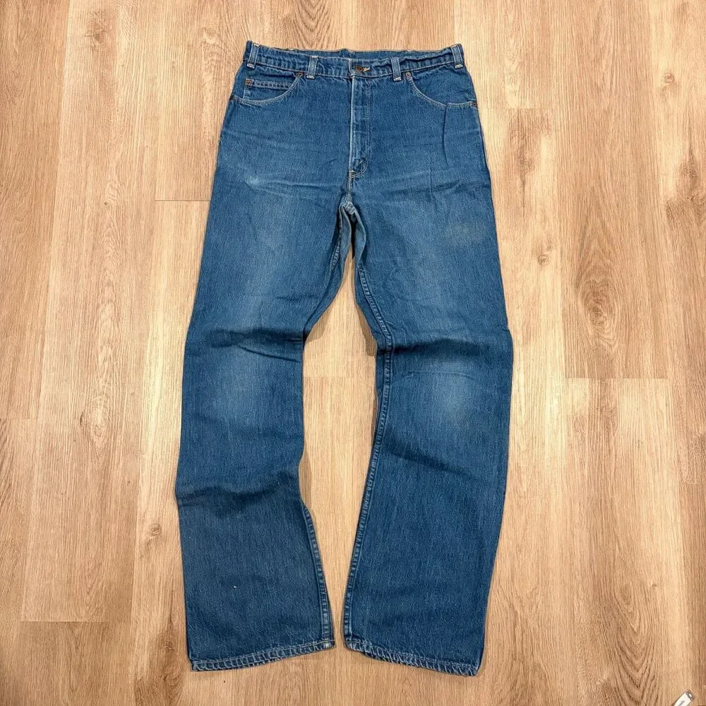Vintage 70s Levi's Movin' On Black Tab Jeans Men's Size 32x33 Dark Blue Wash